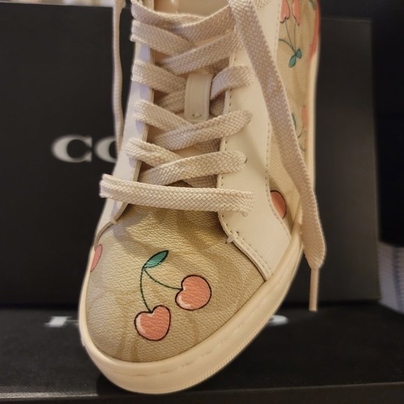COACH Clip Low Top Sneaker In Signature Canvas With Heart Cherry Print - Picture 12 of 15